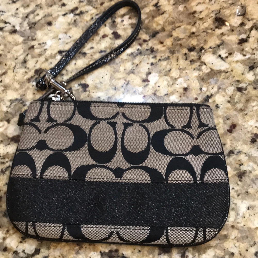 Coach wristlet in perfect condition